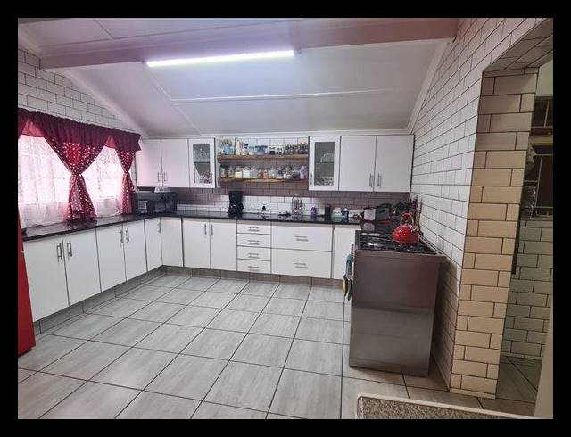 3 BEDROOM HOUSE FOR SALE IN BONAERO PARK